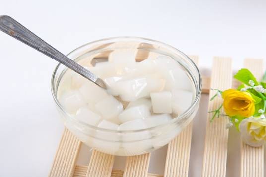 椰果(用椰汁制作的食品)