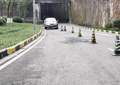 1·5重庆隧道摩托车对撞事故