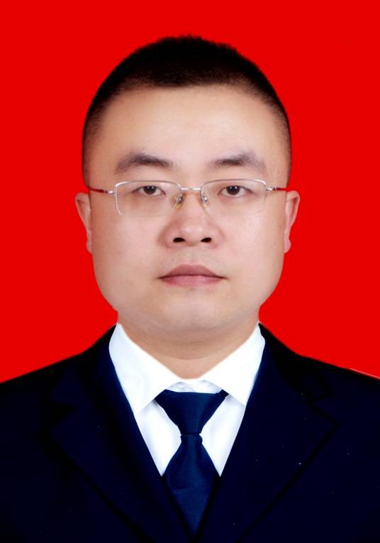张钫(四川省达州市通川区政府办党组成员、达州市通川区纪委监委驻区政府办纪检监察组组长)