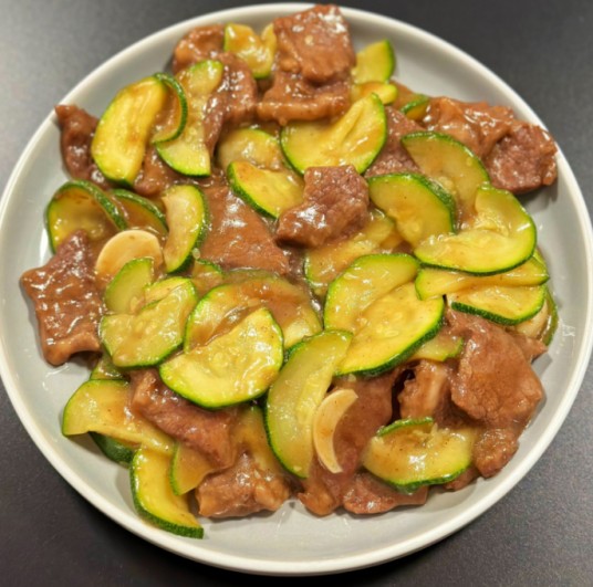 西葫芦炒肉片