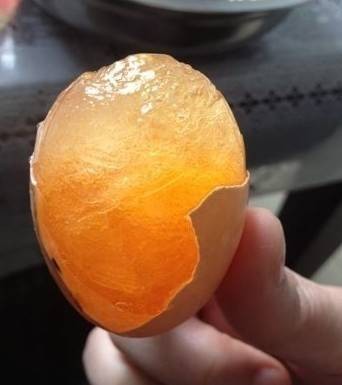冰蛋(经冷冻工艺制成的蛋制品)