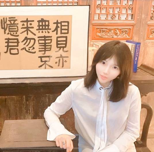 杨璐（杭州荣美术馆馆长、策展人、利川红茶推介官）