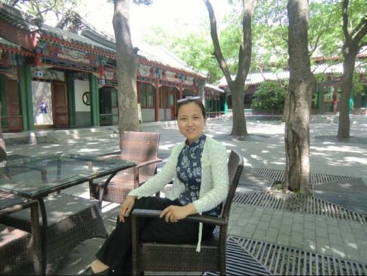 赵海燕（中国首都经济贸易大学外国语学院教授）