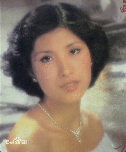 台前幕后（1980年方伊琪演唱的粤语歌曲）