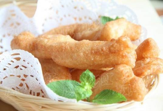 小油条（以面粉、水等为主料的食品）