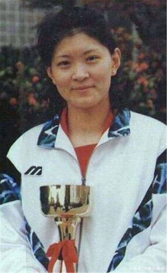 王怡(中国前女排前副攻手)