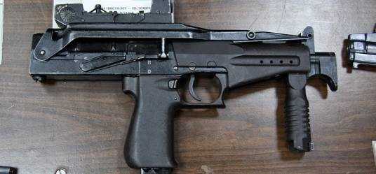 SR-2冲锋枪