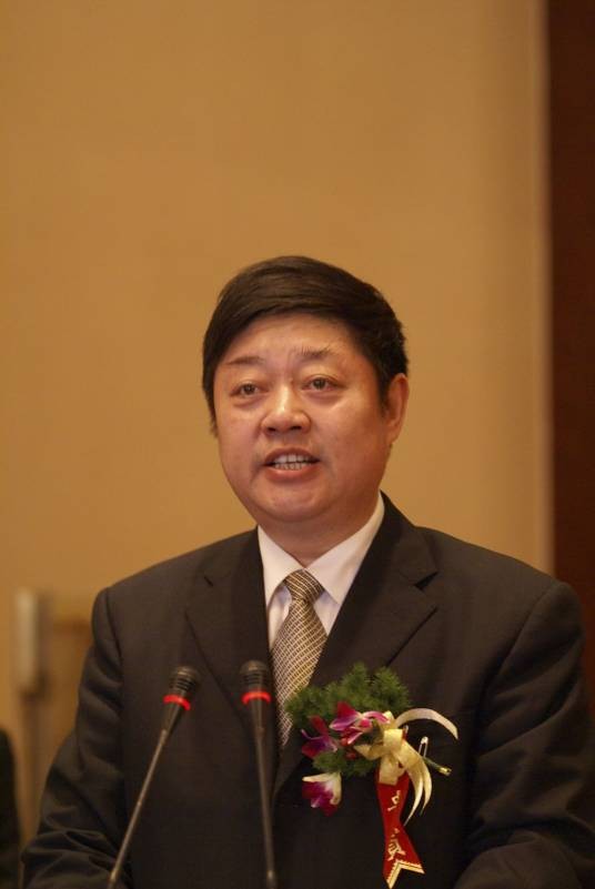 张赴宁