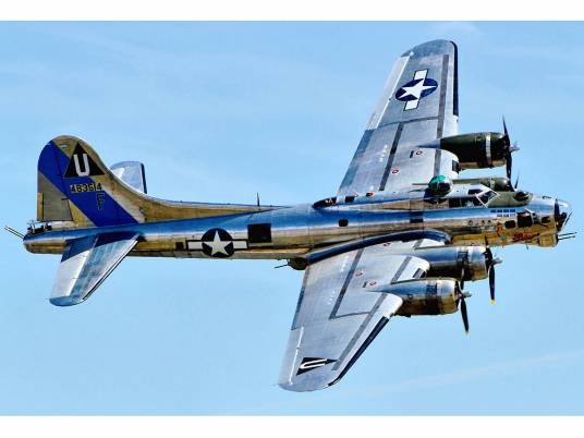 B-17轰炸机（1937年美国装备大型轰炸机）