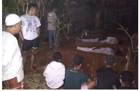 扮鬼吓人罚睡墓地:扮鬼容易出事开玩笑可以其他方式