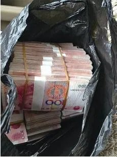 河源女子把17万现金藏卫生间垃圾桶。却被保洁员当垃圾扔了,责任该由谁来担?