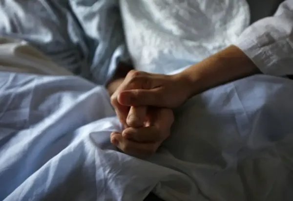 戈达尔选择安乐死离世!安乐死是好事还是坏事?