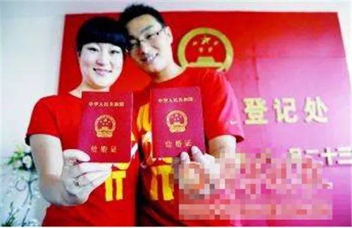 2018年领结婚证吉日一览表   老黄历核算适合领结婚证的日子
