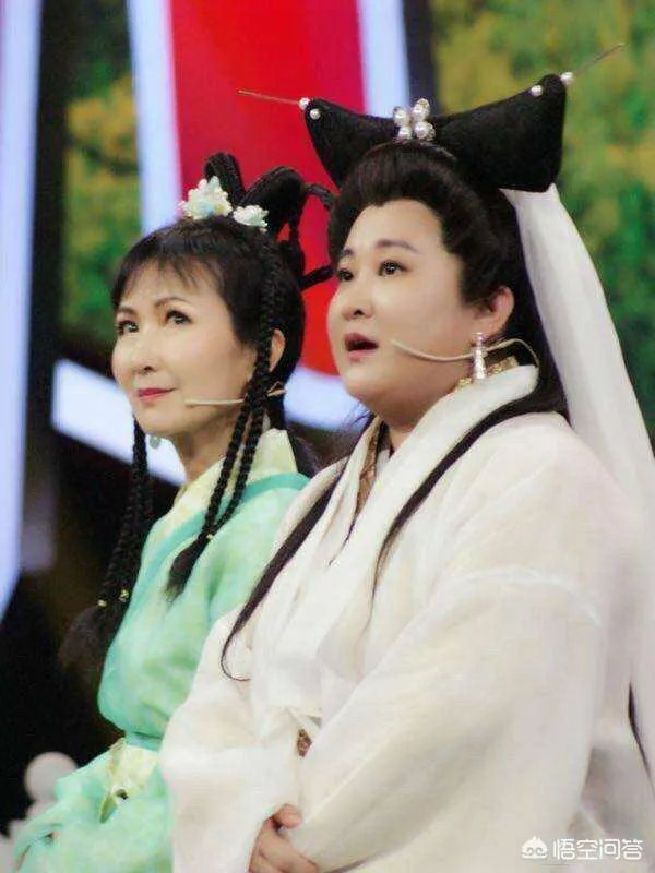 贾玲回应口红色号,为何惹得网友评论炸了锅?