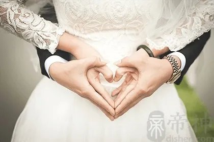 手掌厚的女人命好吗 手掌厚的性格如何