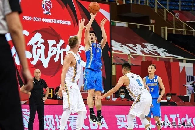 7月1日,中国和加拿大的篮球赛。您认为中国队会输多少分?
