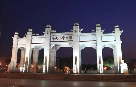 看了这些大学的宿舍装修 你想上哪个?
