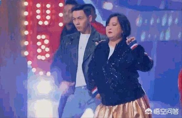 贾玲回应口红色号,为何惹得网友评论炸了锅?