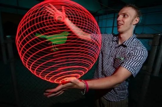 惊人的3D光画摄影 让你的现实如游戏般精彩!