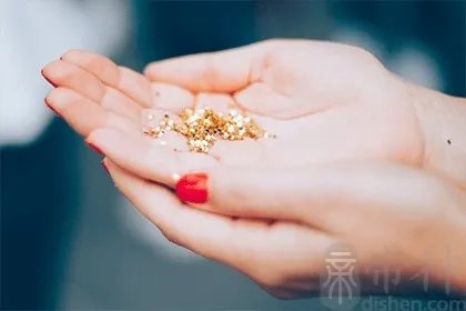手掌厚的女人命好吗 手掌厚的性格如何