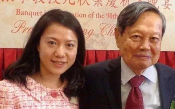 杨振宁遗产分配方案敲定,翁帆只得一别墅居住权,如今她后不后悔?