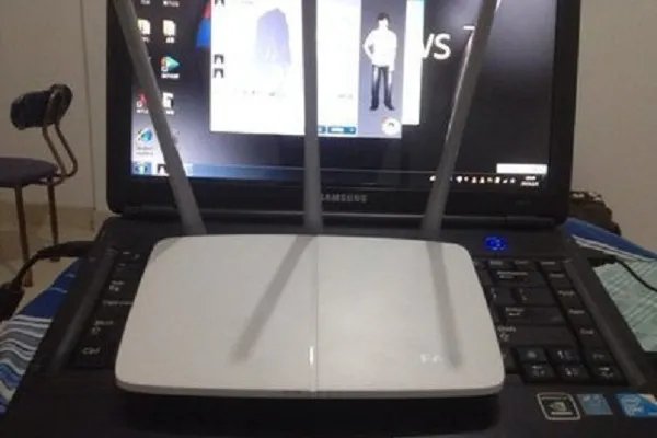 暑假到邻居小女孩家打游戏