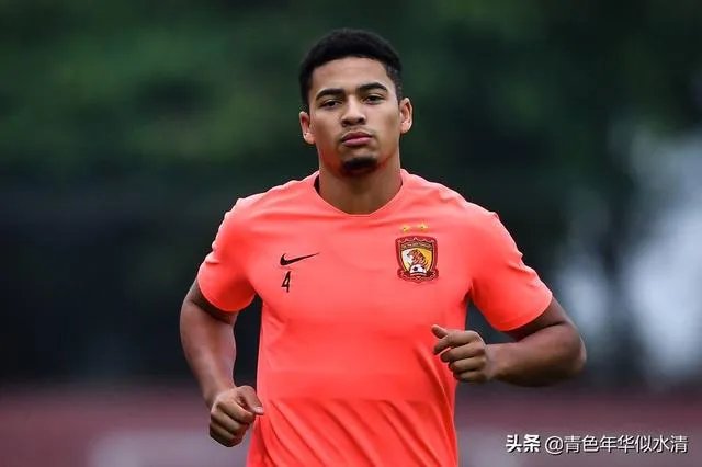 网上新闻报道高拉特已放弃巴西国籍,高拉特入籍已是板上钉钉,中国队将所向披靡吗?