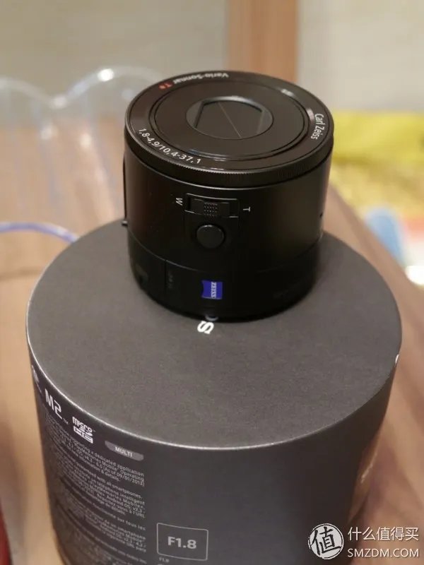 SONY 索尼 DSC-QX100 镜头式数码相机,极其有爱的新鲜玩意儿