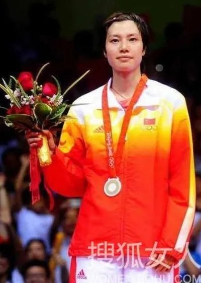 谢杏芳整容前后照片:谢杏芳悄悄变美全程照片