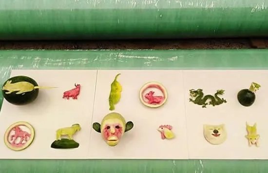 大爷用蔬菜制作出动物世界 完美诠释艺术来源于生活