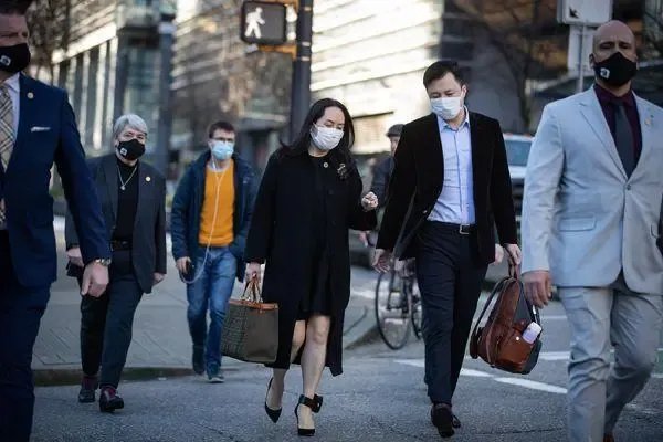 孟晚舟走出飞机，丈夫刘晓棕大喊我爱你，他们夫妻之间的感情如何？