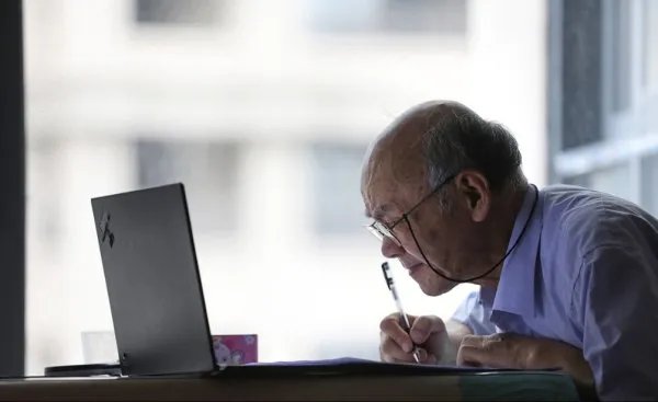 老人打造互联网族谱能上网＂认祖归宗＂吗？