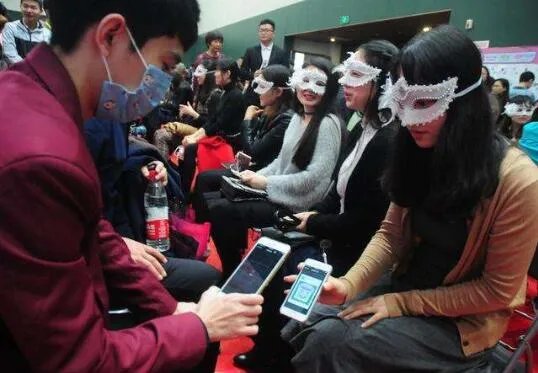 32岁男子一天被逼相亲3次怎么回事 相亲真的是走向幸福的捷径吗