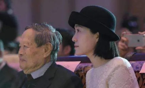 杨振宁遗产分配方案敲定,翁帆只得一别墅居住权,如今她后不后悔?