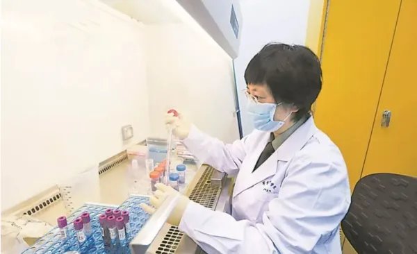 全球多地现变种新冠病毒,疫情的走向如何?