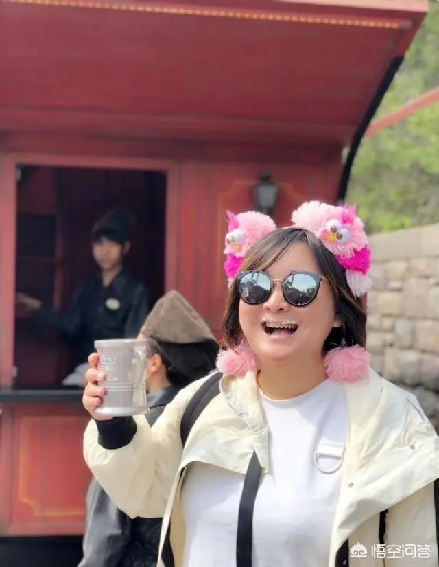 贾玲回应口红色号,为何惹得网友评论炸了锅?