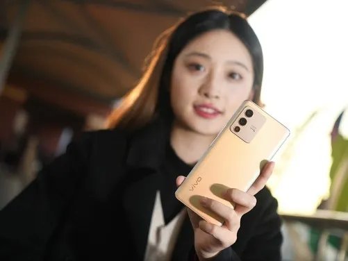 【必买】送女朋友只推荐这三款手机 3000元解决一切烦恼