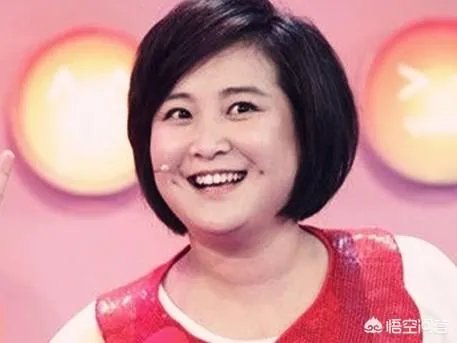 贾玲回应口红色号,为何惹得网友评论炸了锅?