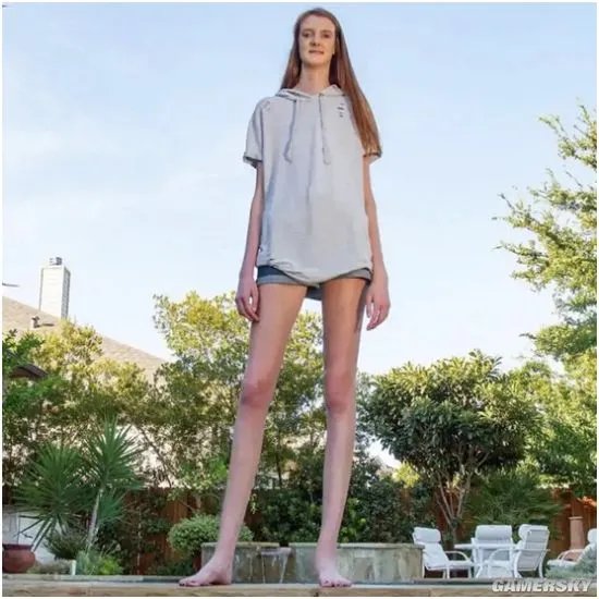 美国17岁少女打破世界最长腿纪录:超1.35米!
