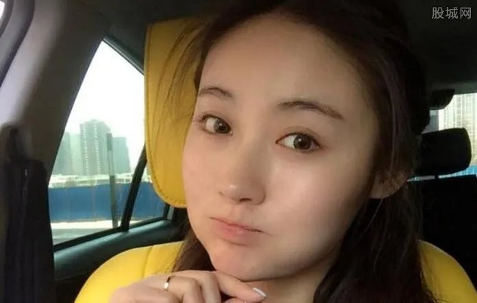 腿腿刘洁意外去世 竟被醉汉捅刀身亡