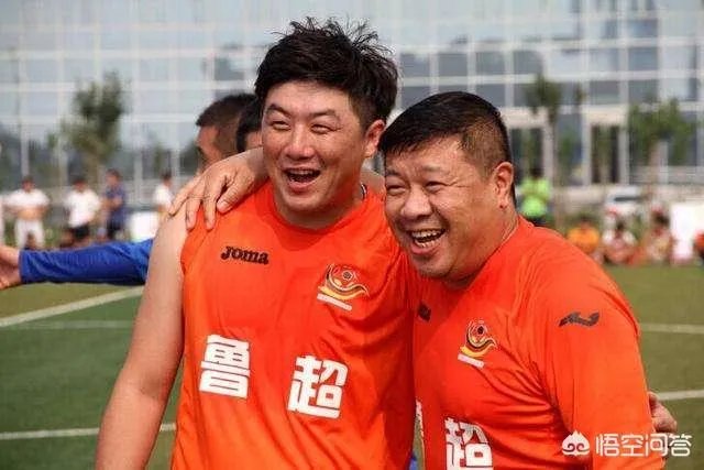 有些山东鲁能球迷表态“只要崔鹏减掉肚子上的肥肉就不再黑他”，对此你怎么看？