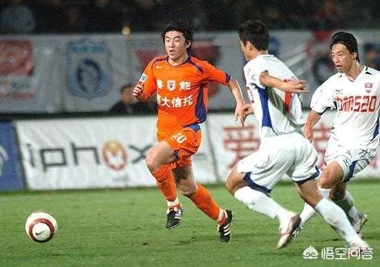 有些山东鲁能球迷表态“只要崔鹏减掉肚子上的肥肉就不再黑他”，对此你怎么看？