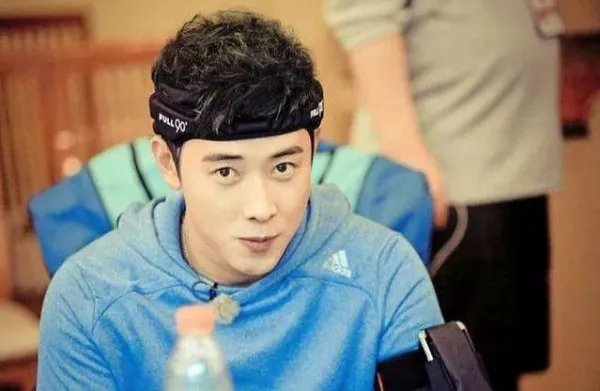 罗晋饰演的萧定权从头哭到尾,爱哭的男孩子总是让人没有好感?
