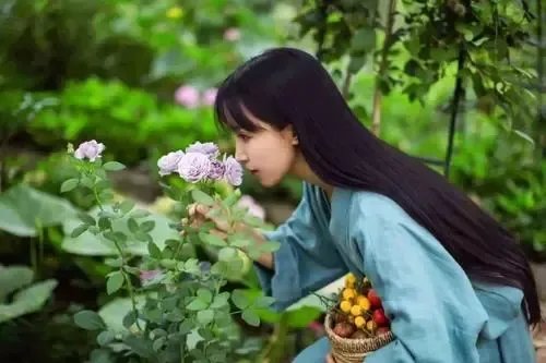 李子柒签约公司获字节入股，李子柒与哪一个公司签约了？