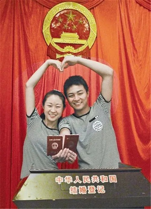 2018年领结婚证吉日一览表   老黄历核算适合领结婚证的日子