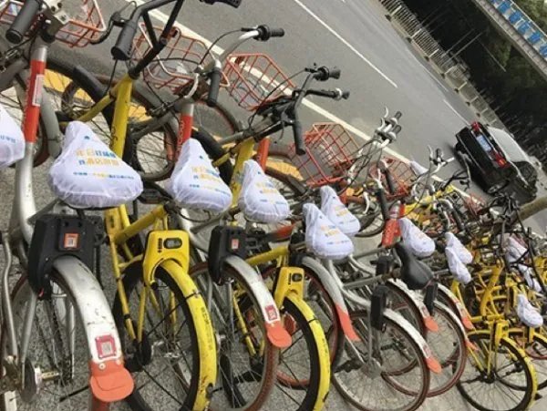 共享单车座椅上为何“上套”？