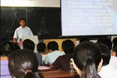 大学老师硬核喊停教室外施工后，该单位有改善噪音情况吗？