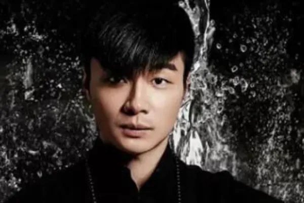 帝师孙英雄是怎么变成全民偶像的？