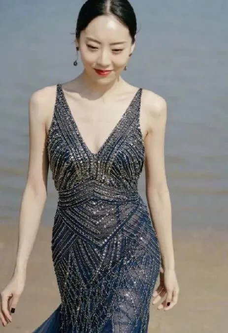 鄂靖文在演了《新喜剧之王》后,为什么还是没火?