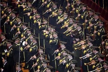 如何看待菲律宾男子奏国歌拒起立被捕?